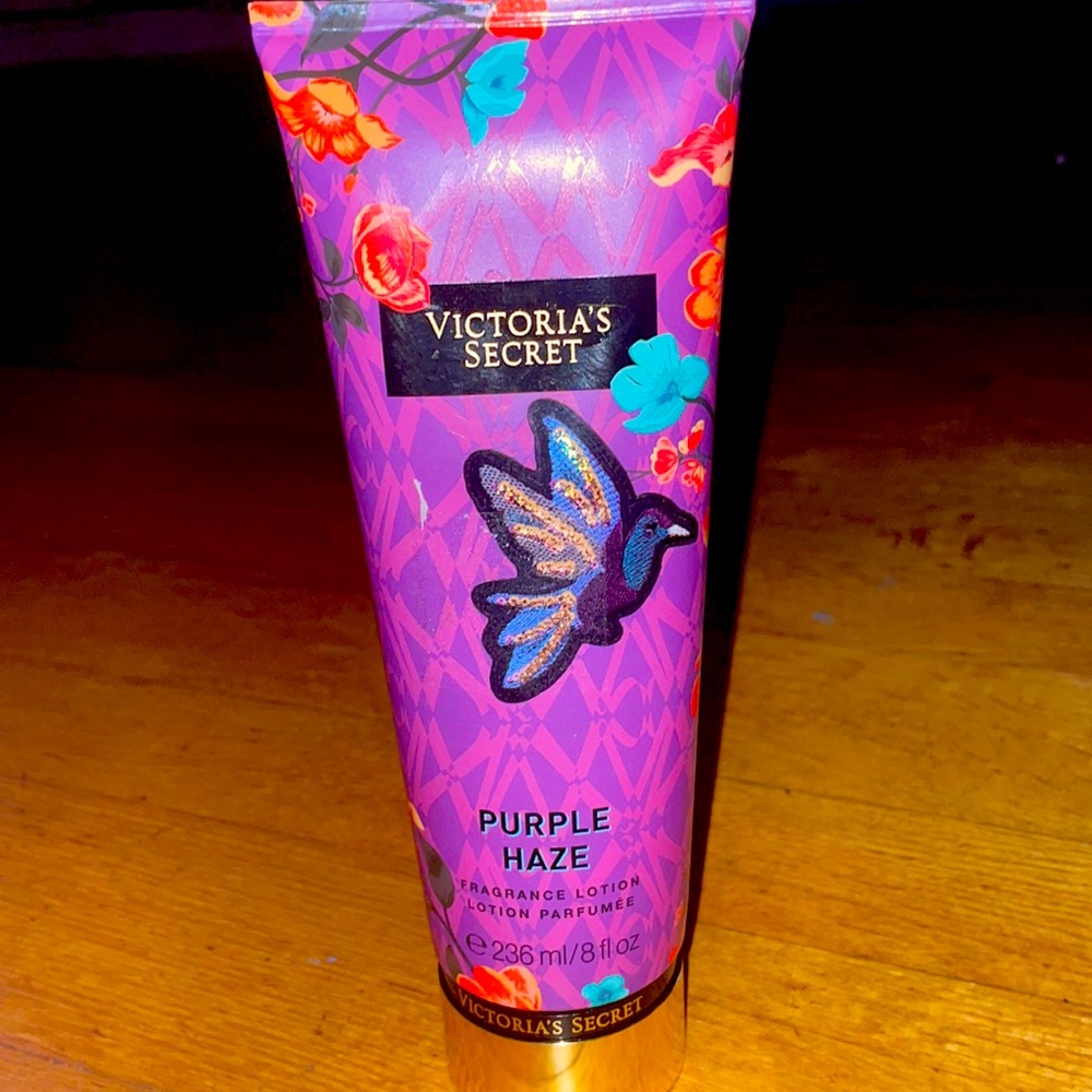 ⭐️✨VICTORIA SECRET PERFUMED BODY LOTION IN PURPLE HAZE ✨!!!